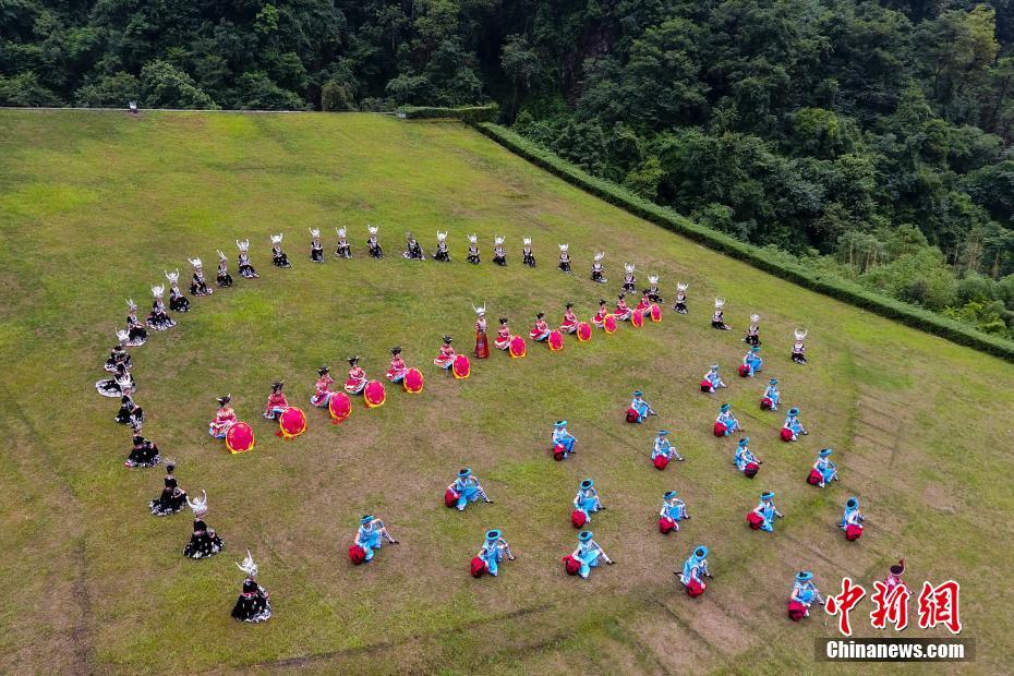  少年男仆庫(kù)洛動(dòng)漫