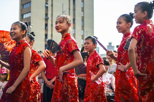 民俗怪聞錄之詭戲班免費(fèi)觀看