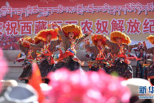 蠟筆小新謎團(tuán)!花飄天春學(xué)園